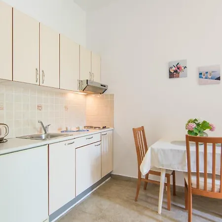 Asja Biograd Na Moru